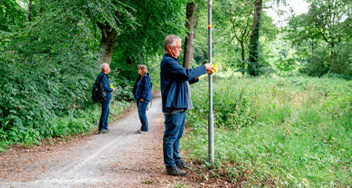 Jan Lieuwe Kuipers organiseert de Hunzeloop wandeltocht